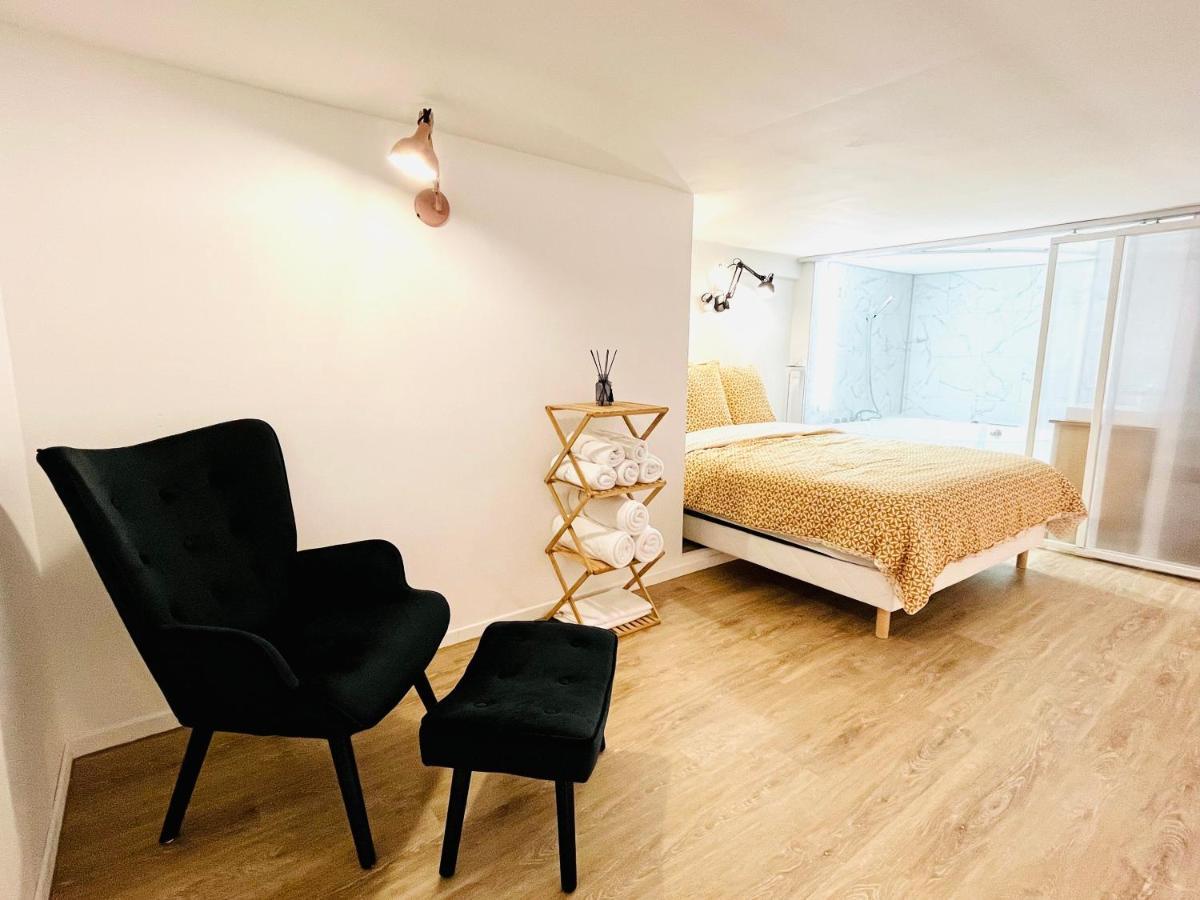 Duplex-Ceiling Height 1,9M-Free Private Parking-Self Check In !! Duplex Climatise-Hauteur Sous Plafond 1,9M-Parking Prive Gratuit-Arrivee Autonome !! Avignon Ngoại thất bức ảnh