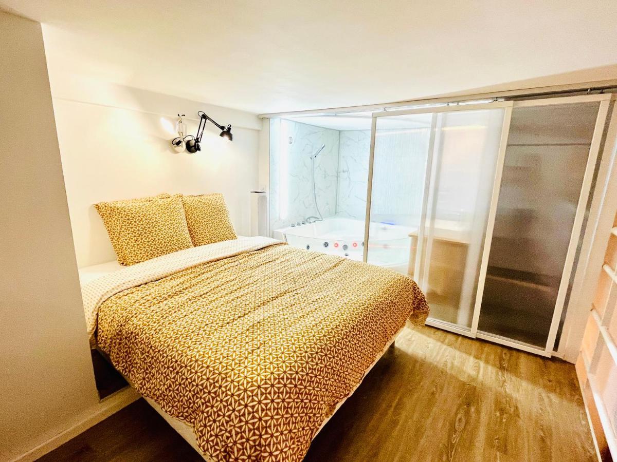 Duplex-Ceiling Height 1,9M-Free Private Parking-Self Check In !! Duplex Climatise-Hauteur Sous Plafond 1,9M-Parking Prive Gratuit-Arrivee Autonome !! Avignon Ngoại thất bức ảnh