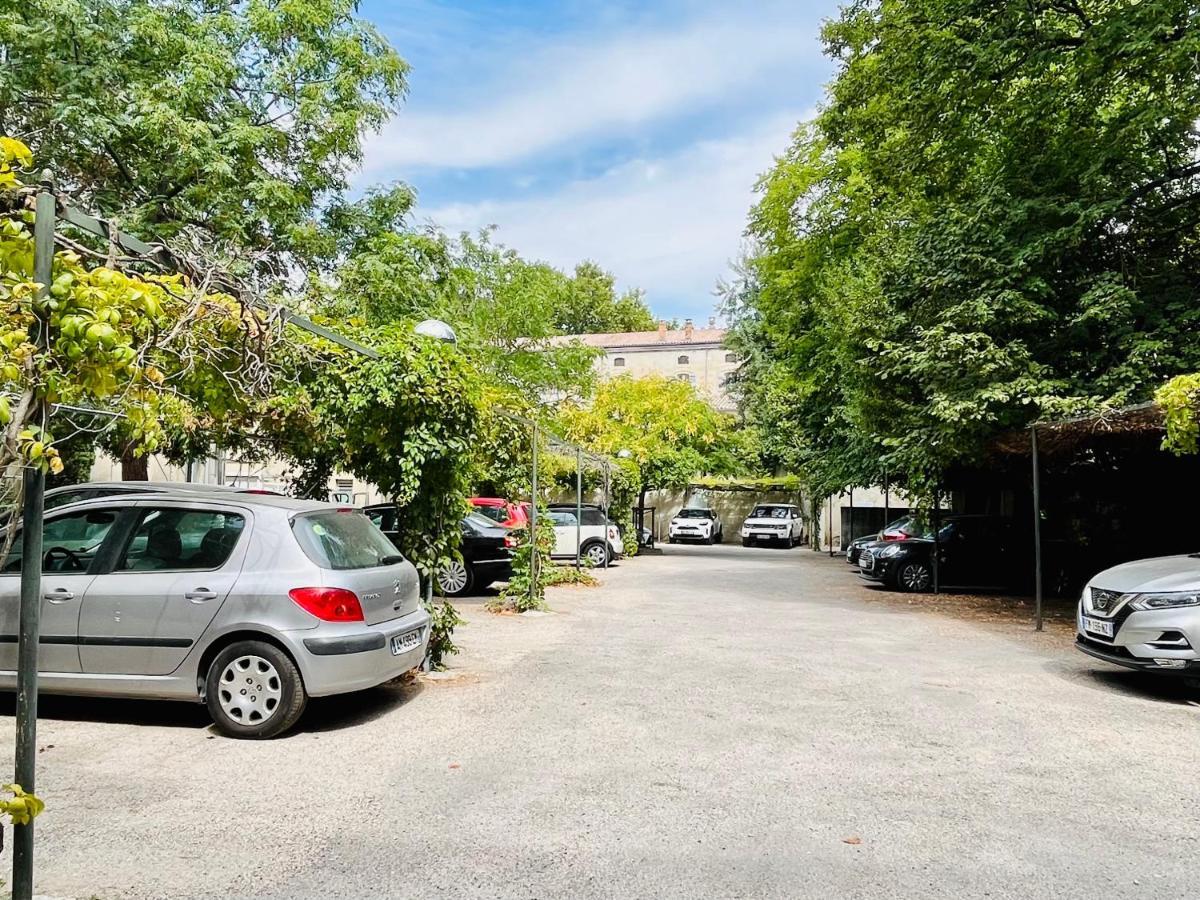 Duplex-Ceiling Height 1,9M-Free Private Parking-Self Check In !! Duplex Climatise-Hauteur Sous Plafond 1,9M-Parking Prive Gratuit-Arrivee Autonome !! Avignon Ngoại thất bức ảnh